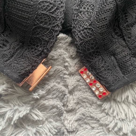 Front Clasp Bra - Picture 3 of 4